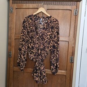 SEVEN7  x MELISSA MCCARTHY | Burgundy & Gold Tunic Tie-Up – 4X